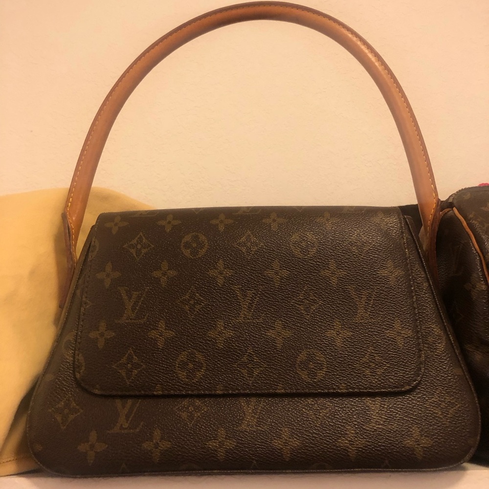 ⭐️ Authentic Louis Vuitton